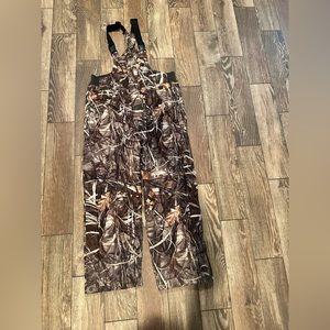 Cabela’s hunting bib- Men’s